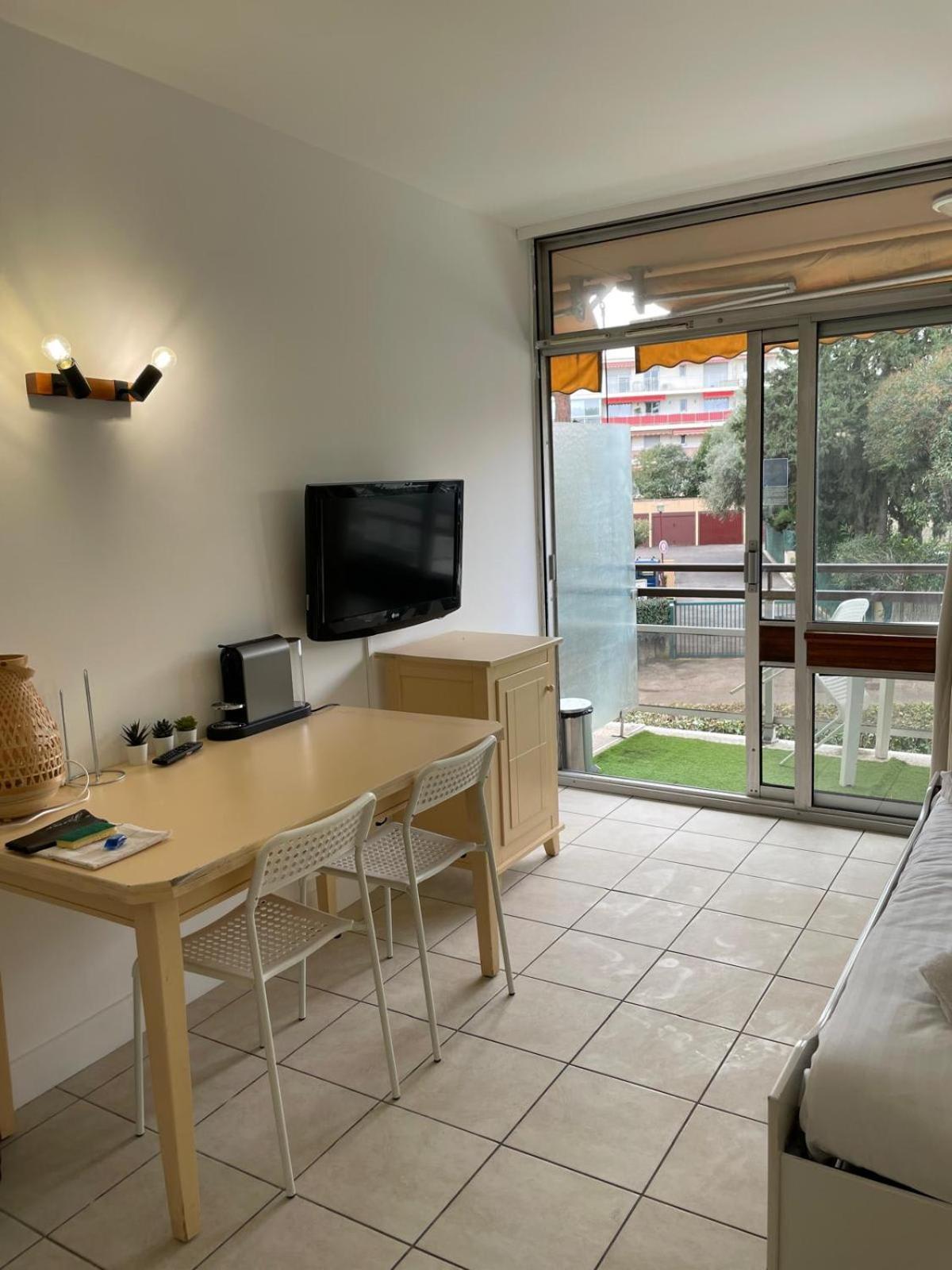 06U - Beautiful Studio In Residence - Swimming Pool And Tennis Court Saint-Laurent-du-Var Exterior foto